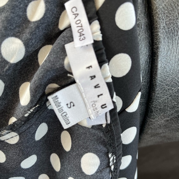 Halter style jumpsuit - Picture 5 of 6